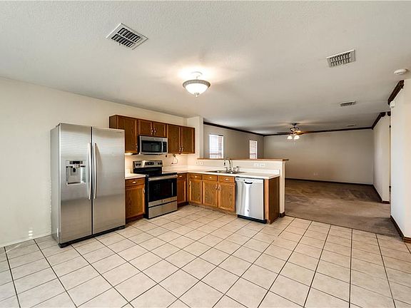 5th image of 1401 Waterford Dr