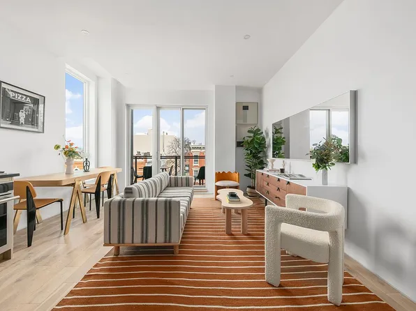 136 14th St APT 3A, Brooklyn, NY 11215