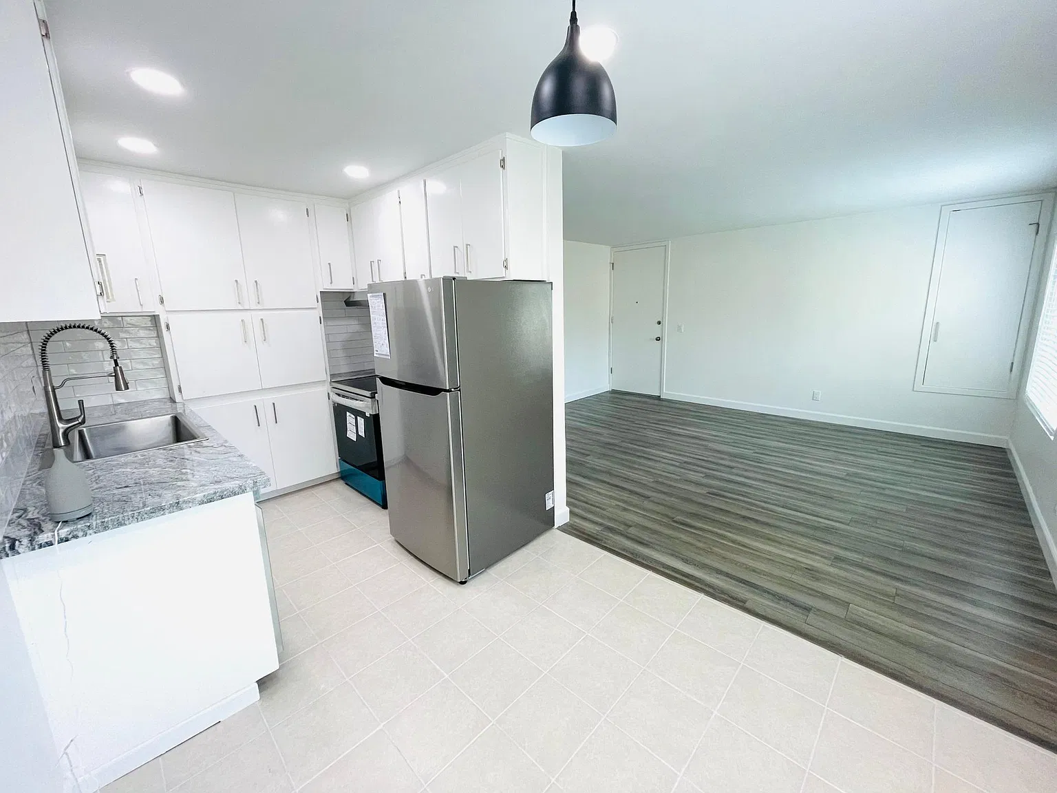 2 bed, 840 sqft, $3,900 — Photo 4