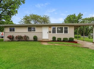 615 Wren Dr, Florissant, MO 63031