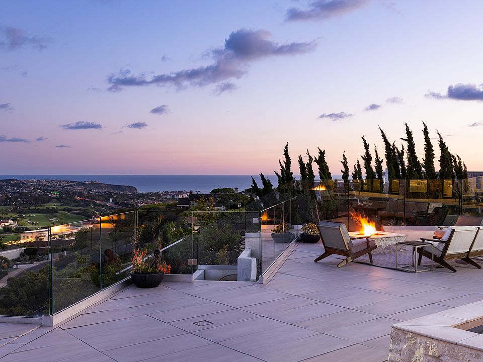 Ocean Views, Mountain Views Multiple Fire pits huge entertainment spaces, pool, spa, BBQ bar area, outdoor shower and separate pool bath with shower.