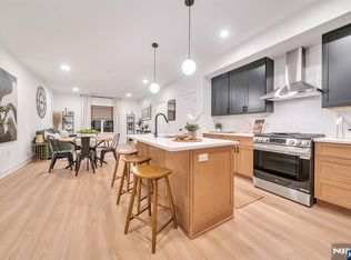 111 Encampment Ct, Towaco, NJ 07082