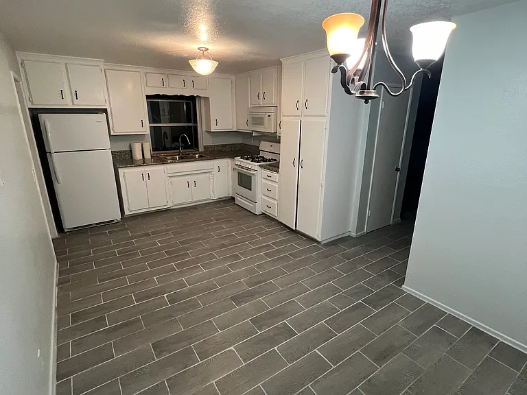 207 Meadow Ln #A — Photo 8