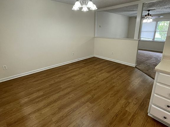 5th image of 7 Donnell Ave