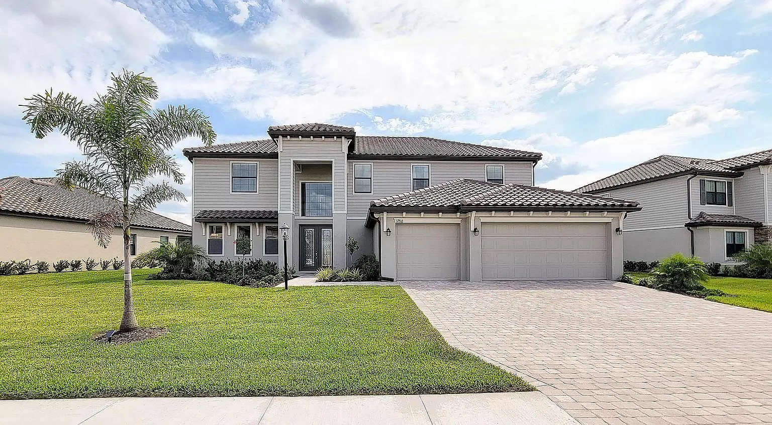 5 bed, 4.5 bath, 3945 sqft, $7,800 — Photo 1
