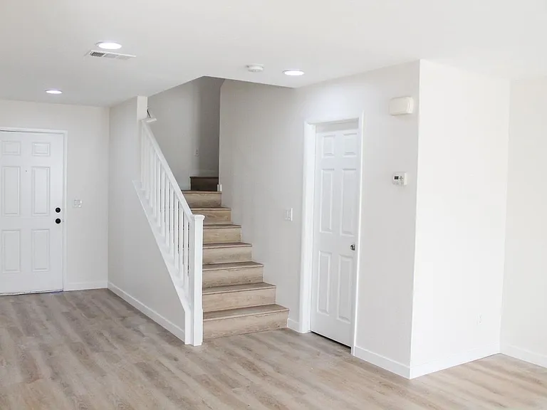 1729 Ronzard Ave — Photo 3