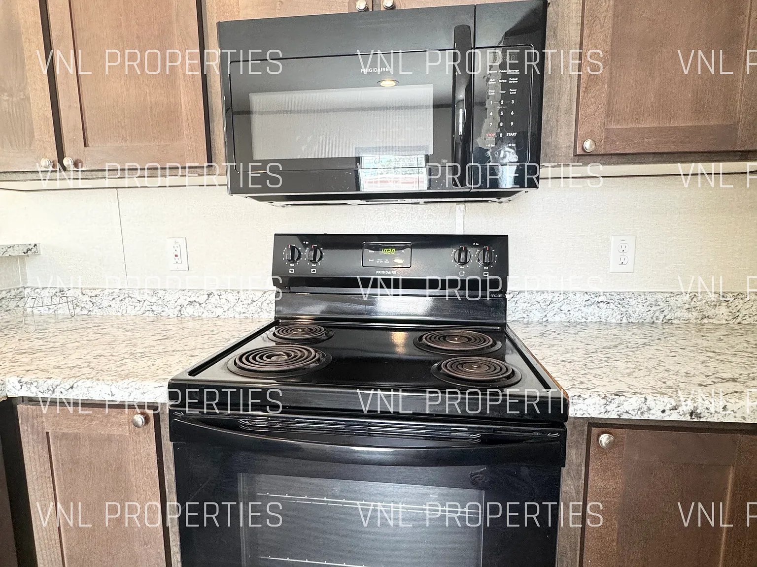 3 bed, 924 sqft, $1,500 — Photo 2