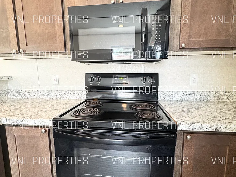 3815 S Main St #18 — Photo 2