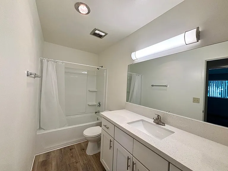 Anniversary Apartments — Photo 30