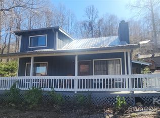 100 Bristol Ln, Maggie Valley, NC 28751