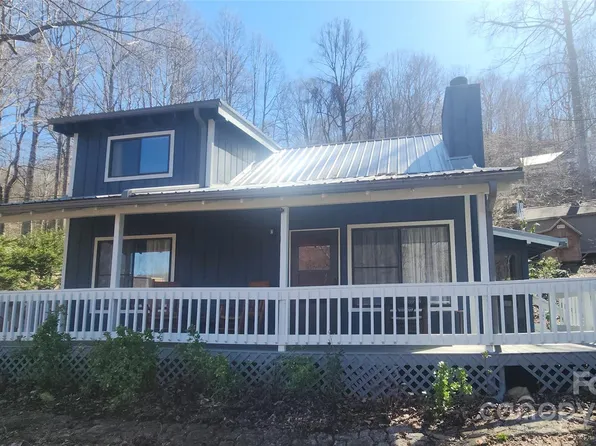 100 Bristol Ln, Maggie Valley, NC 28751