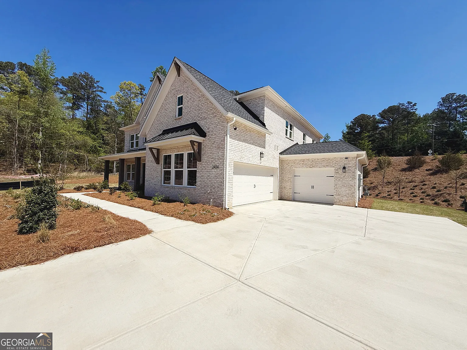 5 bed, 5.5 bath, 3966 sqft, $5,200 — Photo 3