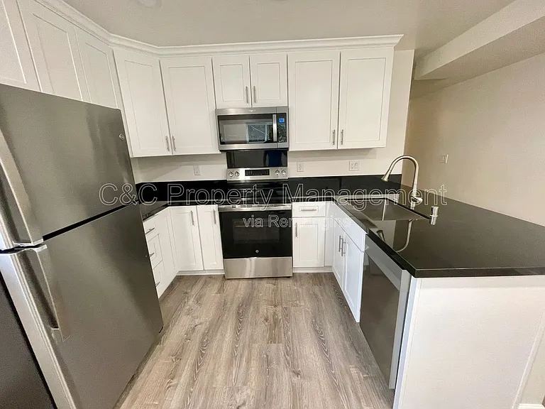 599 Irving Ave #4 — Photo 9