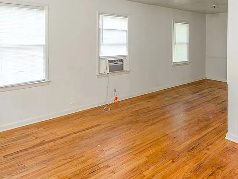 819 Boulevard St — Photo 3