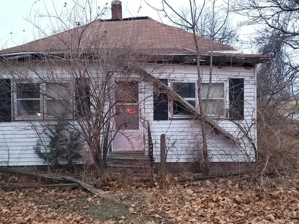 208 S Adams St, Kellerton, IA 50133