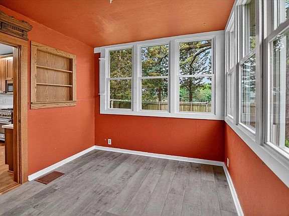 3rd image of 6059 Portage Road