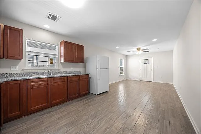 2443 N Miro St — Photo 5