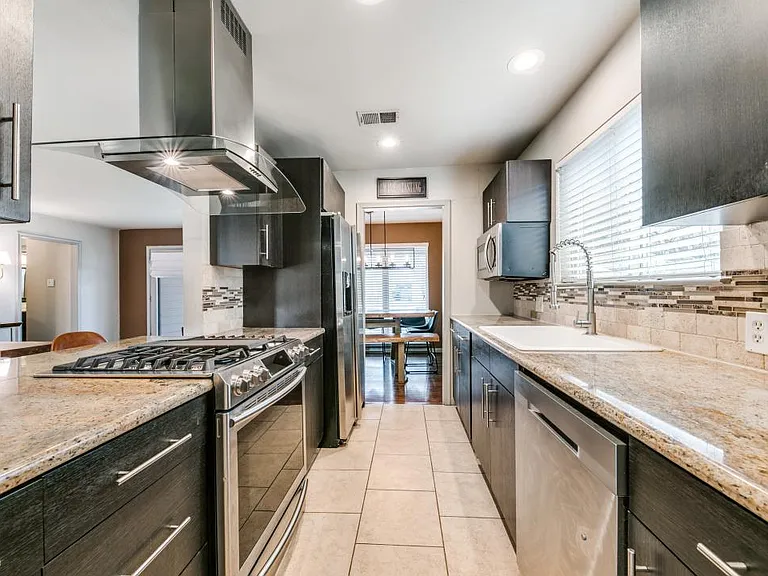 6911 Wake Forrest Dr — Photo 7