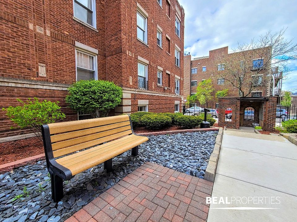 1st image of 3455 N Sheffield Ave #3455