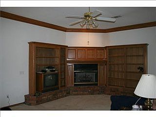 2nd image of 4610 Crickett Ln