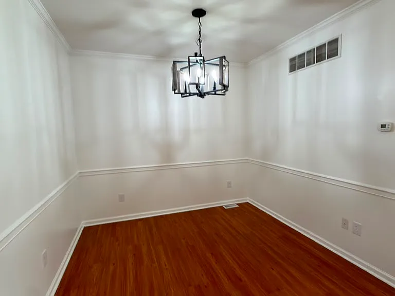 1071 King Way — Photo 6