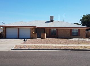 10424 Bon Aire Dr, El Paso, TX 79924