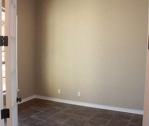 5th image of 208 Fawaz Dr