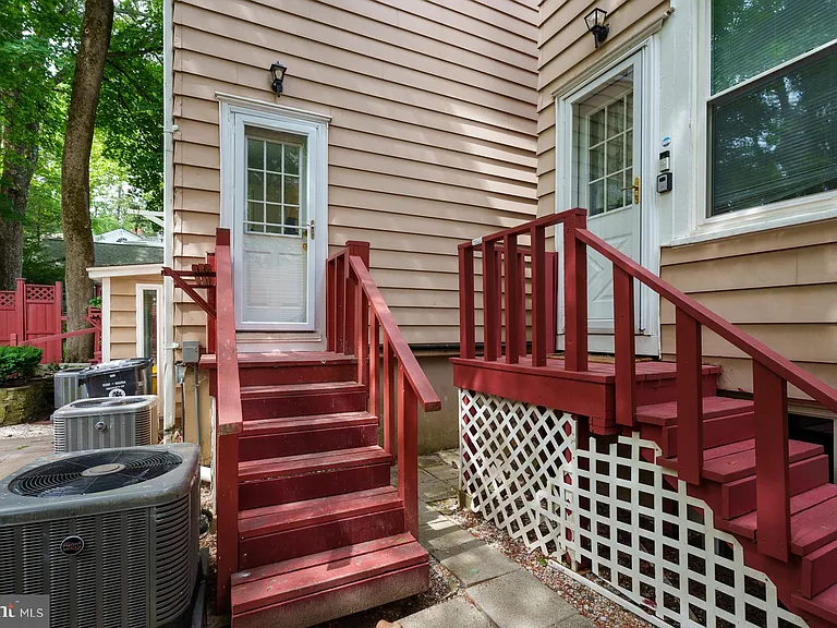 156 Mercer St — Photo 10