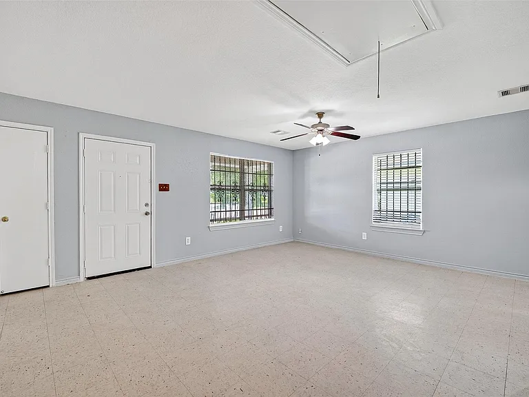 11411 Roandale Dr — Photo 8