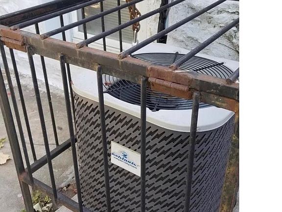 3rd image of 1617 Clara Ave