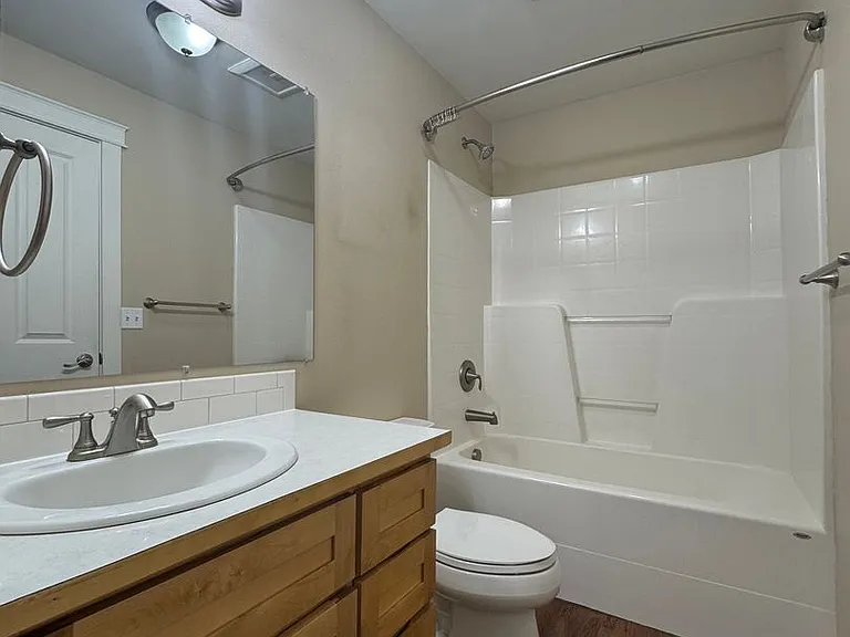 2219 Airport Rd — Photo 10
