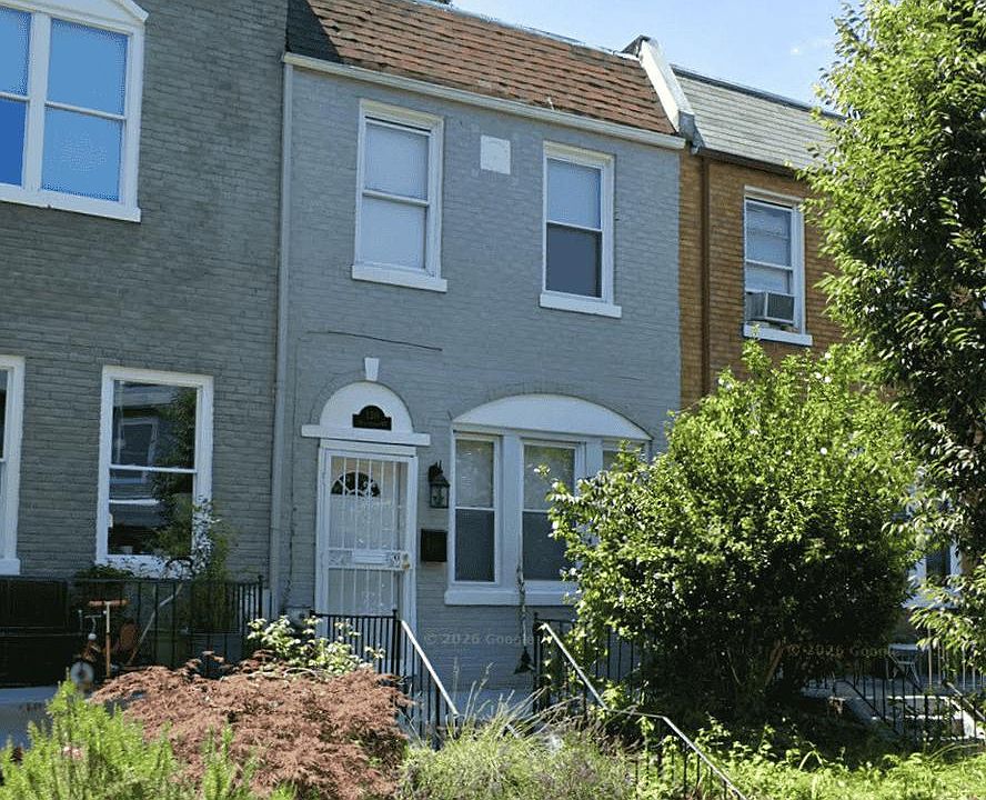 1st image of 130 16th St NE