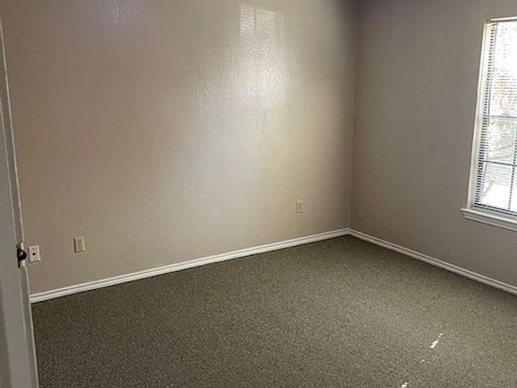 5th image of 805 SE 4th St APT 107