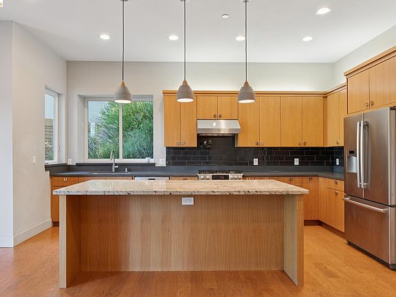 4th image of 5917 Balboa Dr