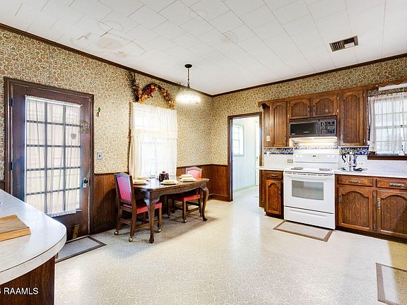 4th image of 7769 Grand Prairie Rd