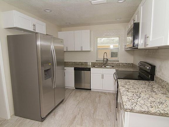 4th image of 2040 30th St S
