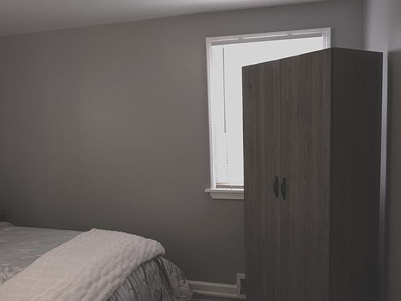 4th image of 210 Springville Ave APT 1