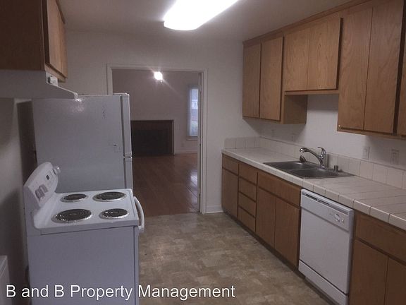4th image of 3023 Hampshire Dr