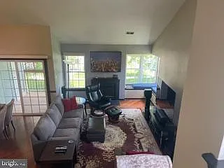 218 Andover Pl — Photo 2