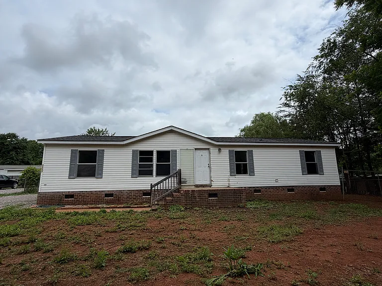1160 Justin J Dr — Photo 1