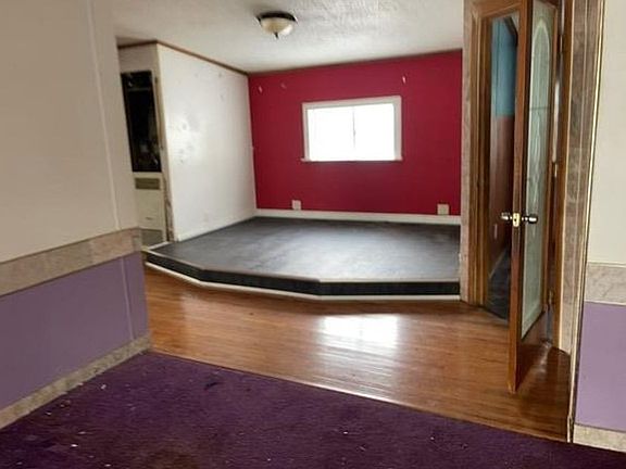 5th image of 3820 Beech Daly Rd