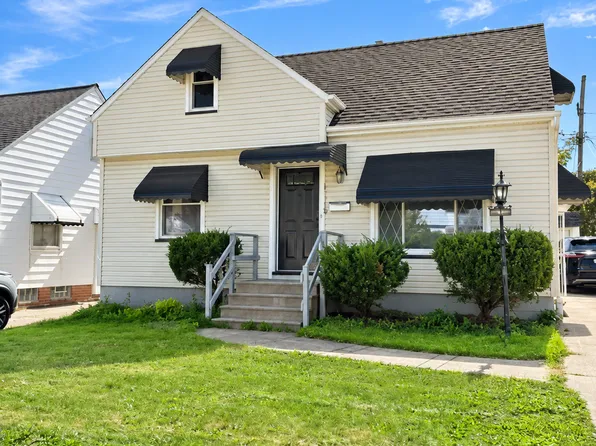 15916 Edgewood Ave, Maple Heights, OH 44137