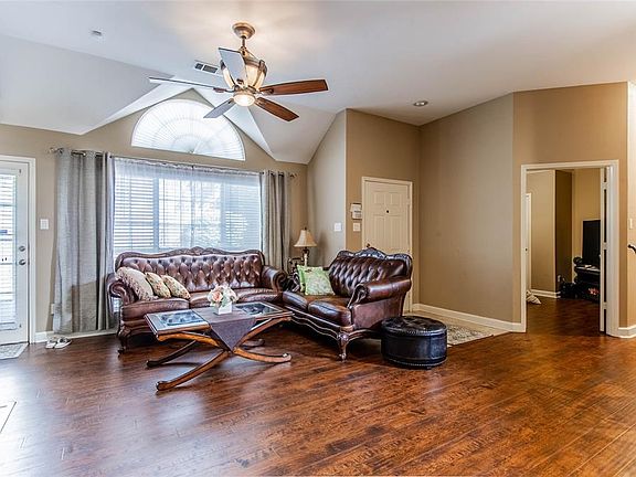5th image of 3803 Seminole Cir