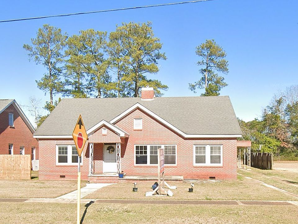 1st image of 203 E McKinnon St
