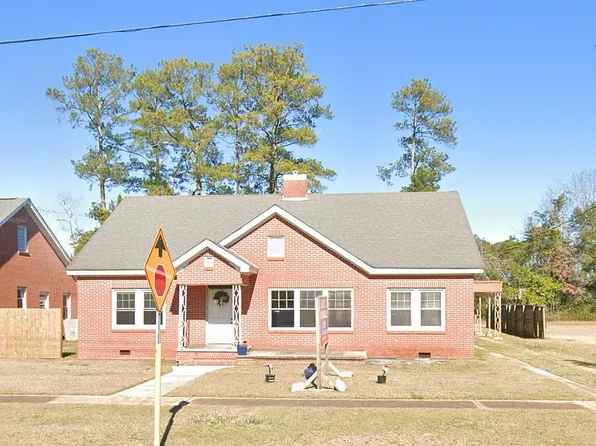 203 E McKinnon St, New Brockton, AL 36351