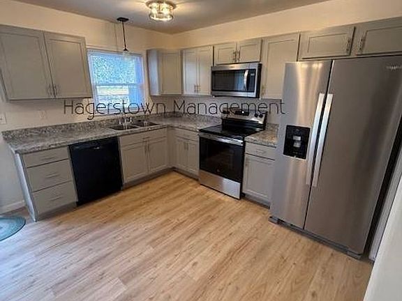 2nd image of 1866 Abbey Ln