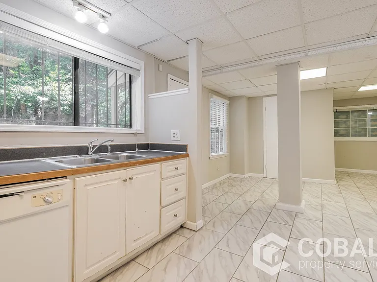 1326 North Ave #C — Photo 3