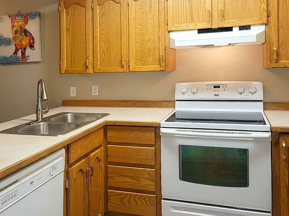 5th image of 11595 Fraser St #203