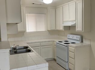 2347 W Fountain Way, Fresno, CA 93705