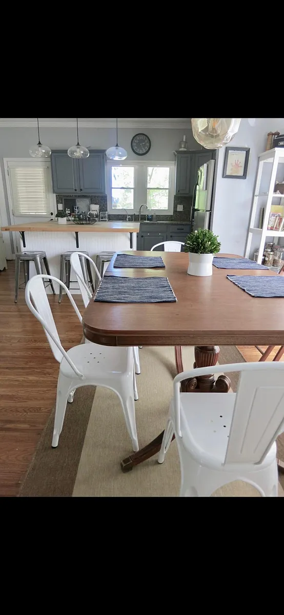 Dining room - 85 Hutchinson St NE